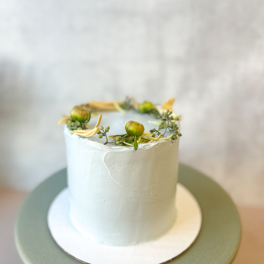 Golden Vanilla Party Cake