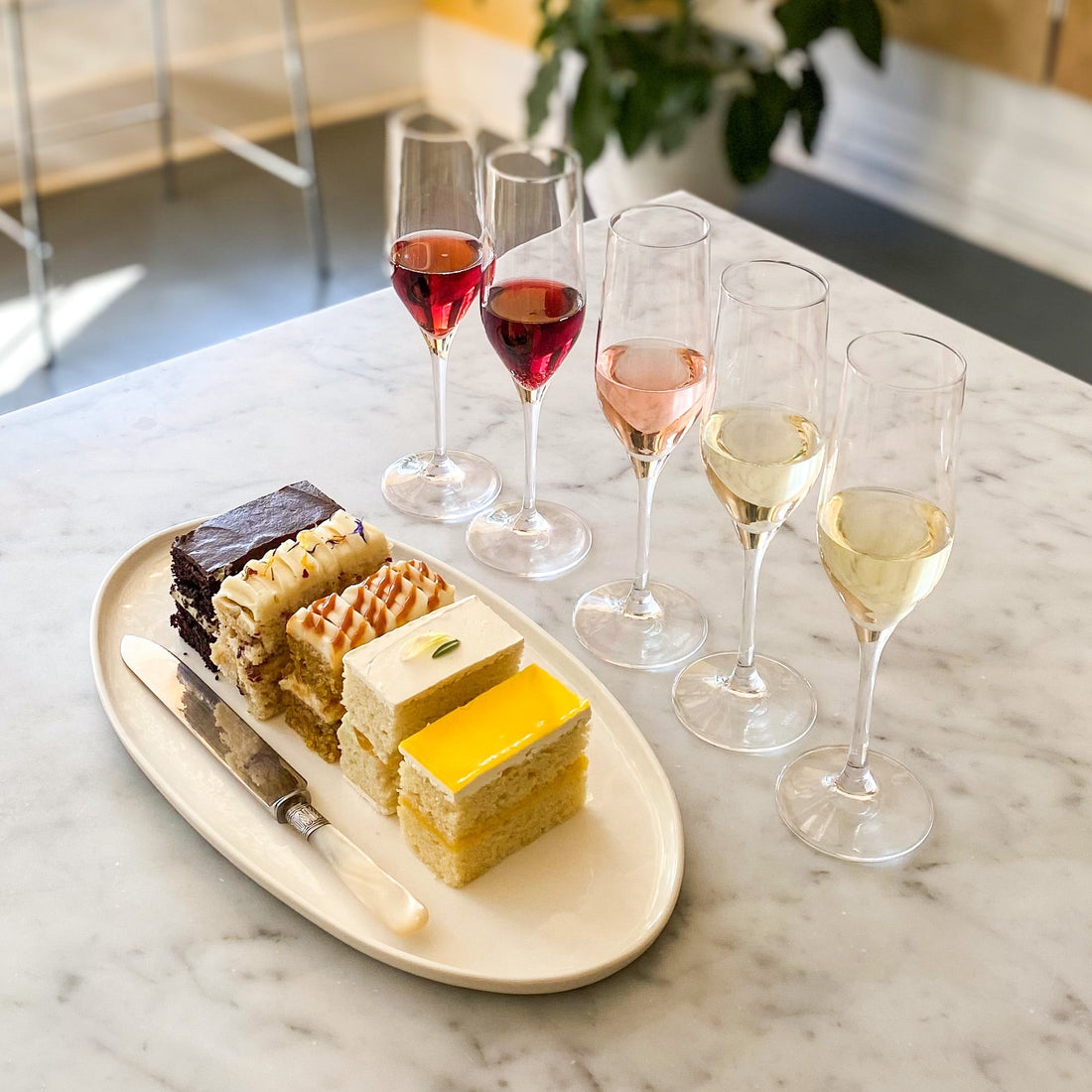 Signature Cake & Bubbles Pairing