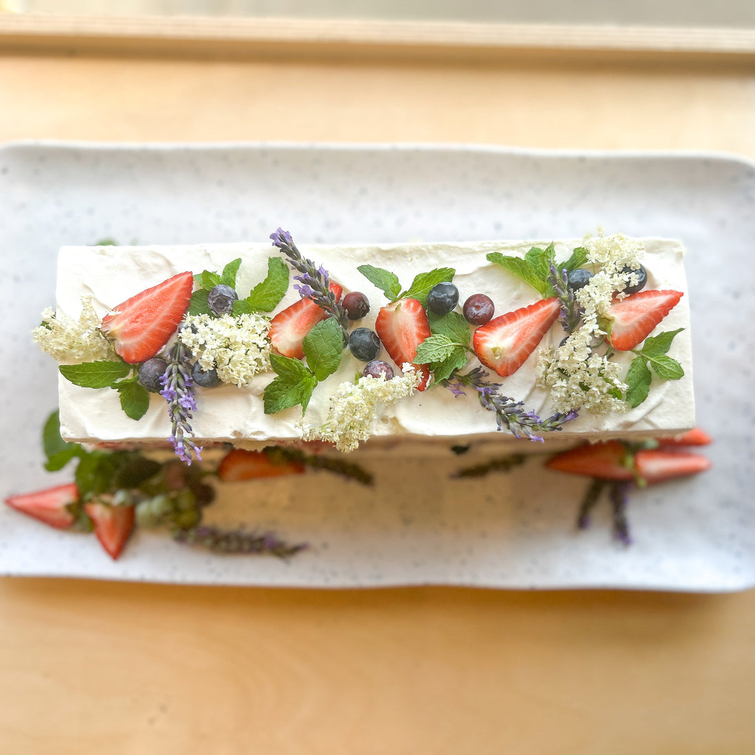 Berry Chantilly Longboard