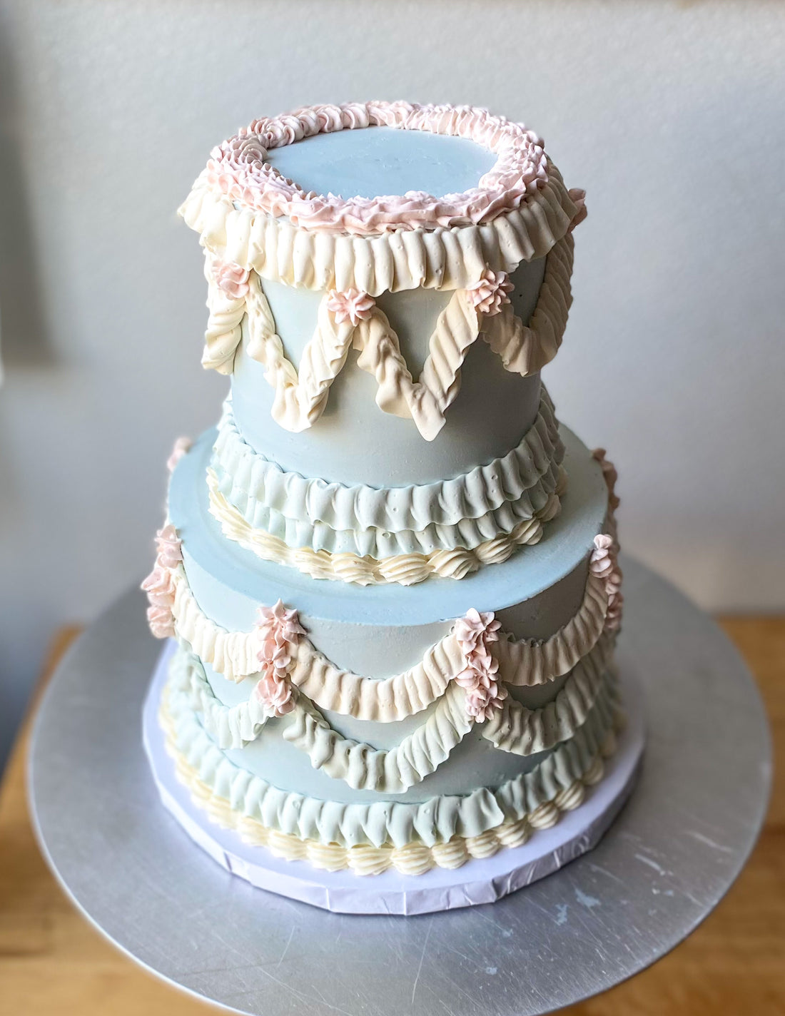 Ornate Lambeth Two-Tier